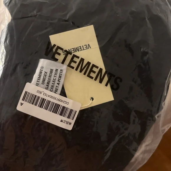 Vetements Black T-Shirt